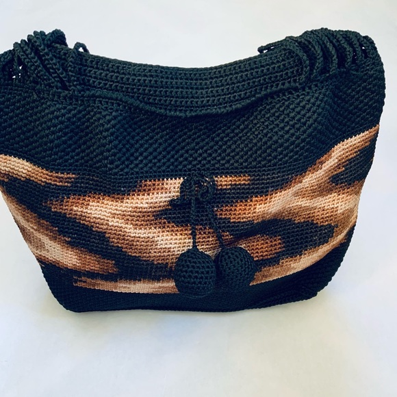 Crochet Boho Hobo with nice stitch details